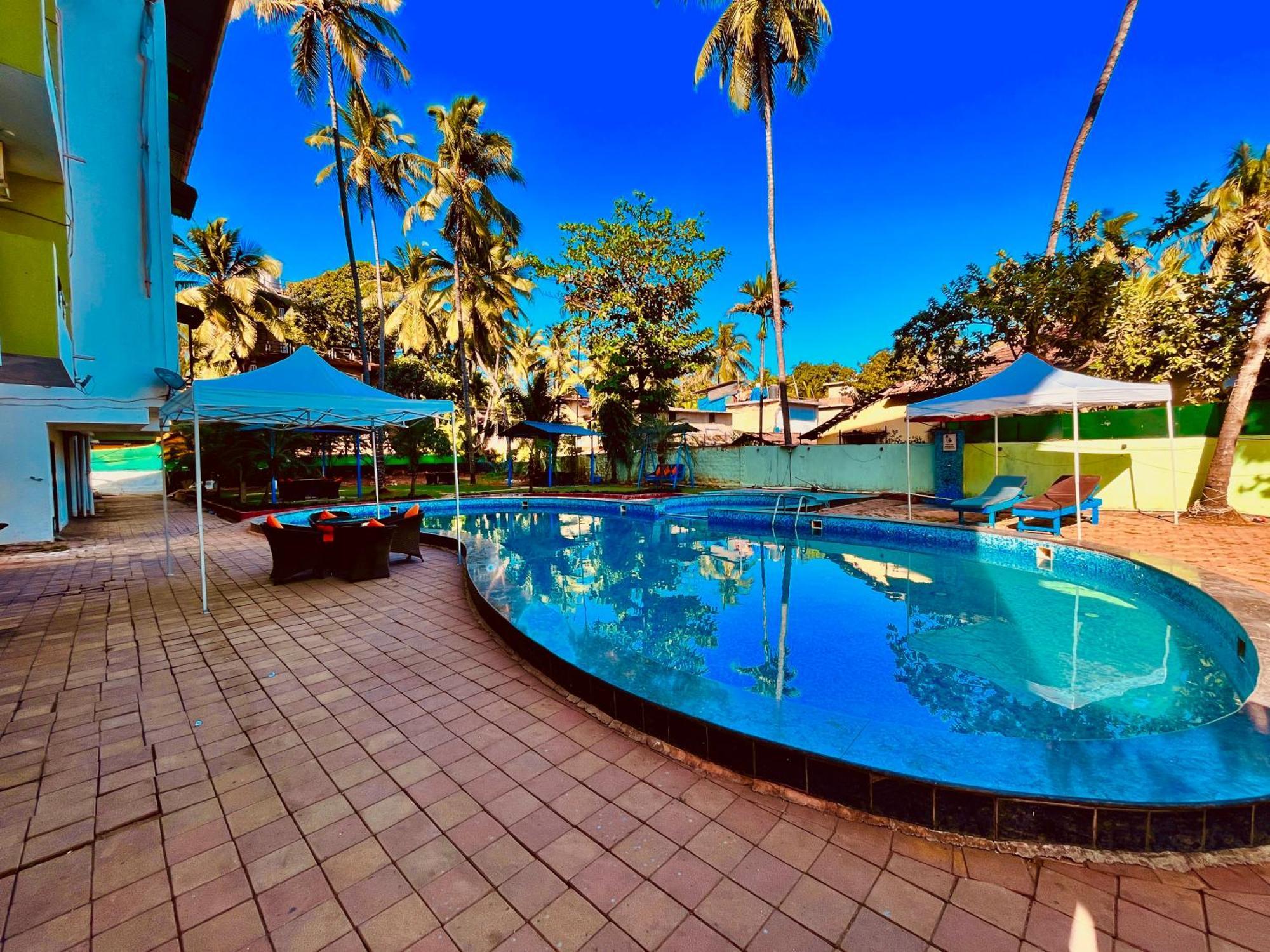 The Calagute Beach Resort By Shivam Resort 1 Km From Beach Candolim Bagian luar foto