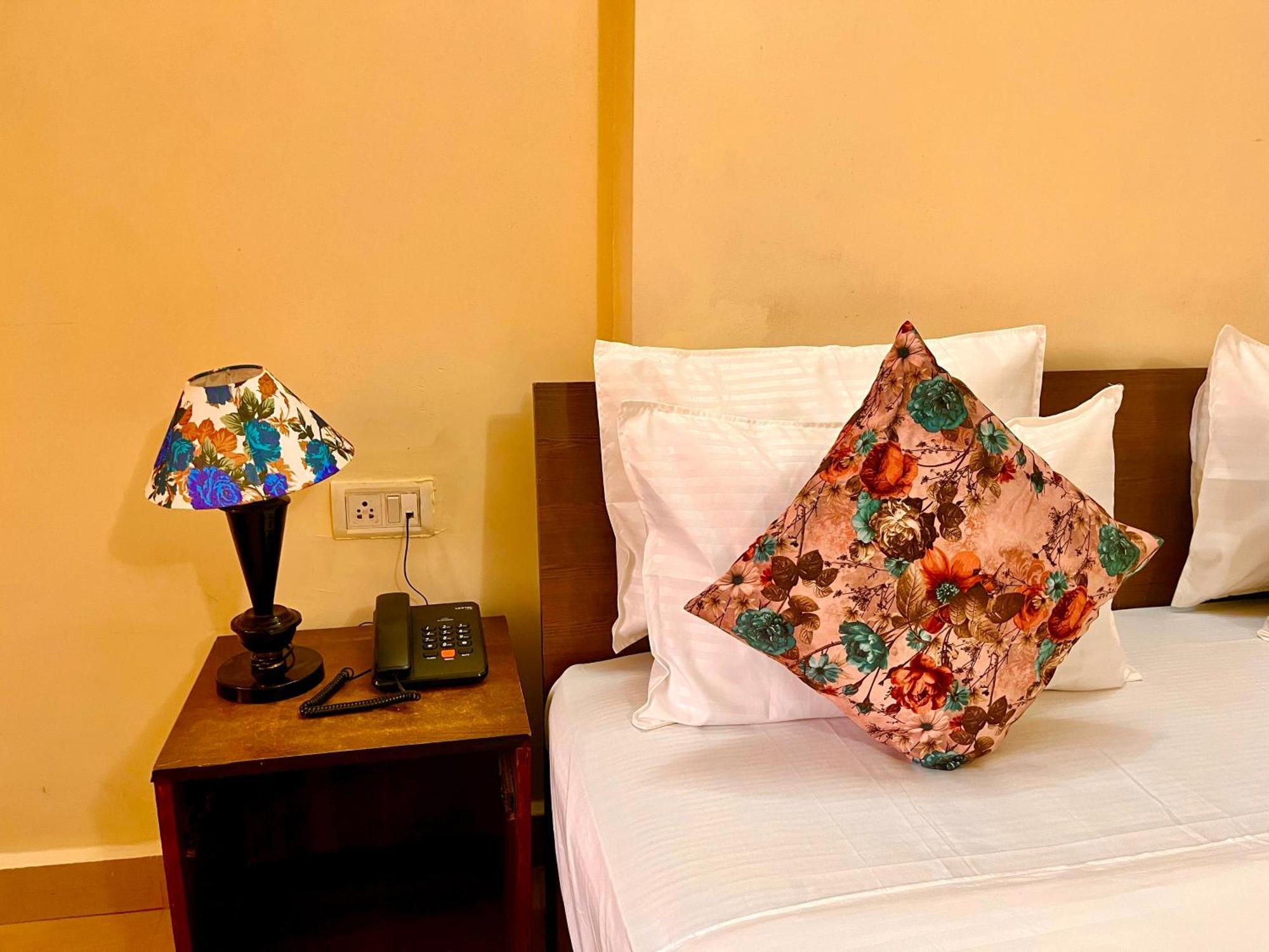 The Calagute Beach Resort By Shivam Resort 1 Km From Beach Candolim Bagian luar foto
