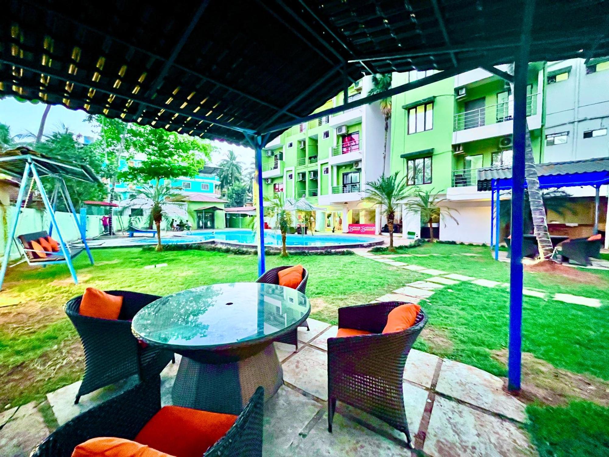 The Calagute Beach Resort By Shivam Resort 1 Km From Beach Candolim Bagian luar foto