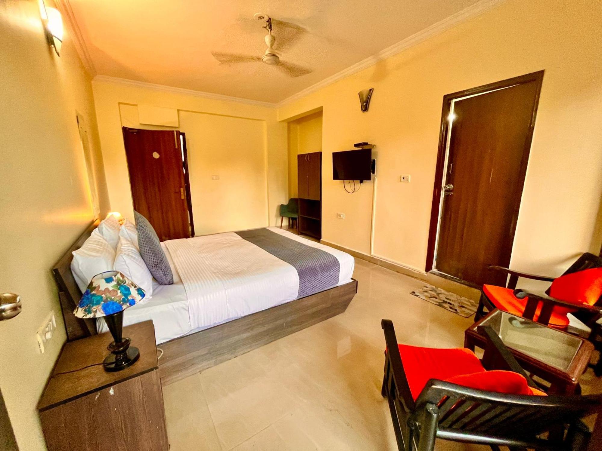 The Calagute Beach Resort By Shivam Resort 1 Km From Beach Candolim Bagian luar foto