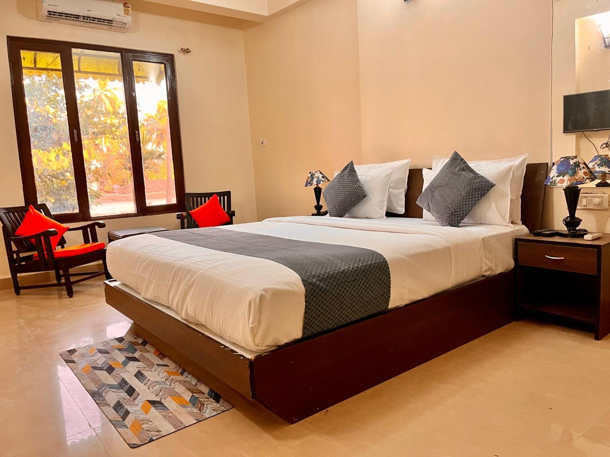 The Calagute Beach Resort By Shivam Resort 1 Km From Beach Candolim Bagian luar foto